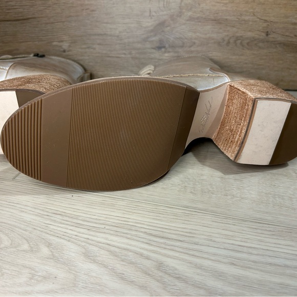 NIB Patricia Nash Sicily Ivory Heel Boots 10 - Picture 4 of 8